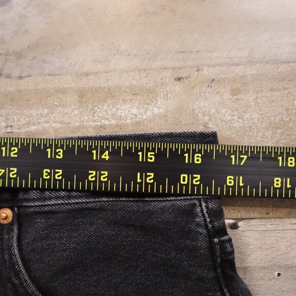 Levi’s 501 Cutoff Denim Shorts Women’s W32 Black Vintage Raw Hem - Picture 6 of 11